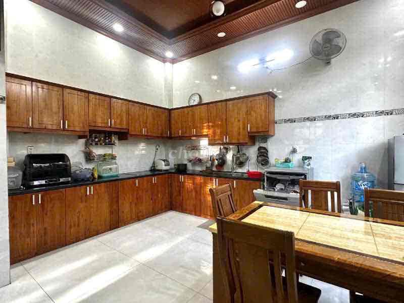 Let's rent a house/Vp second corner of the P.M.22,p.Linh Đông-4 on the 17 million refrigerators.