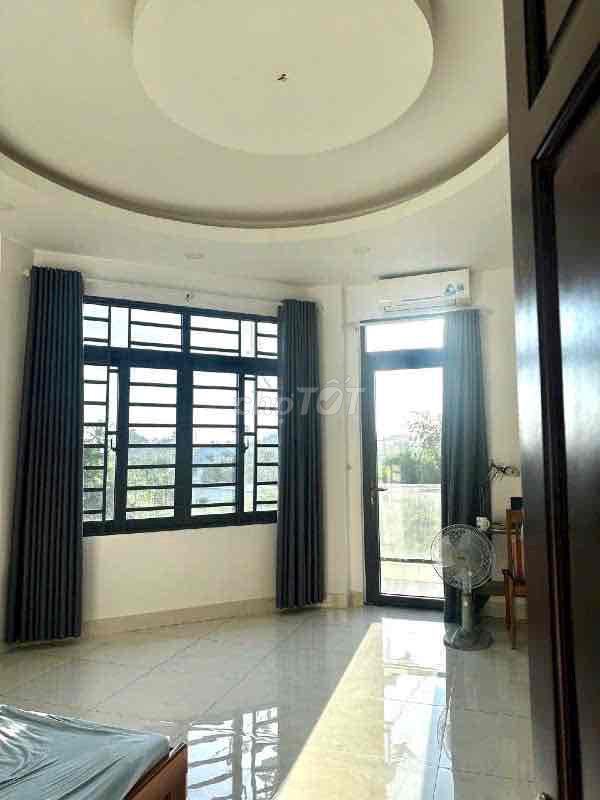 Let's rent a house/Vp second corner of the P.M.22,p.Linh Đông-4 on the 17 million refrigerators.