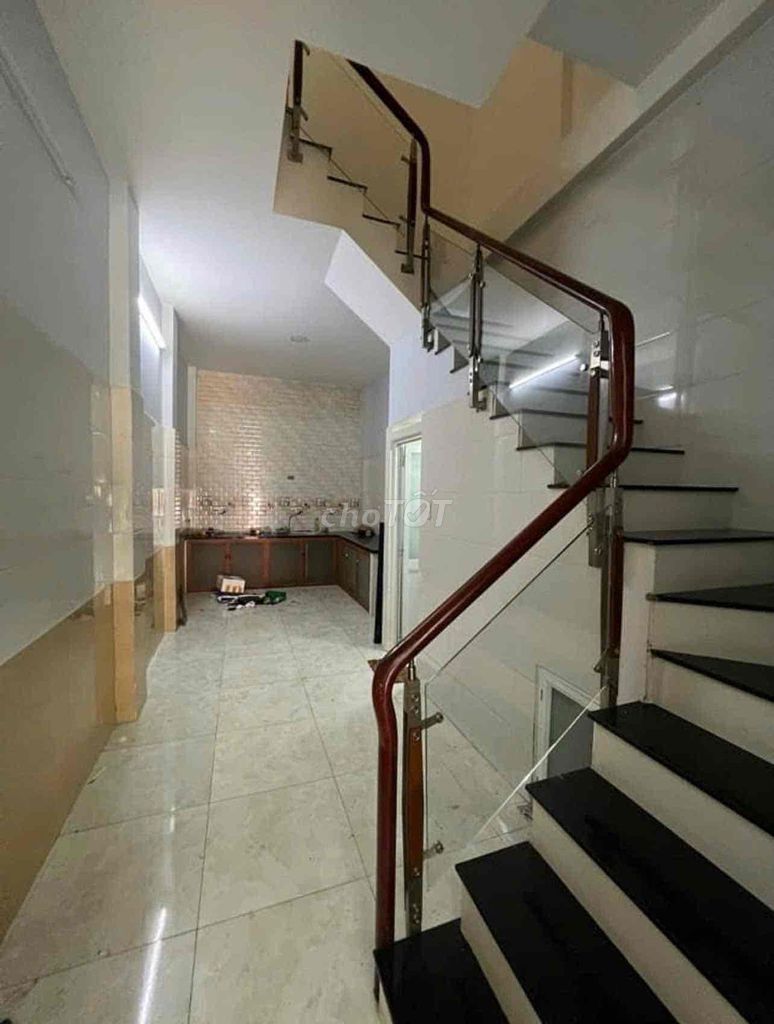 Rent a 1kd Lê Sát, near 1st floor.