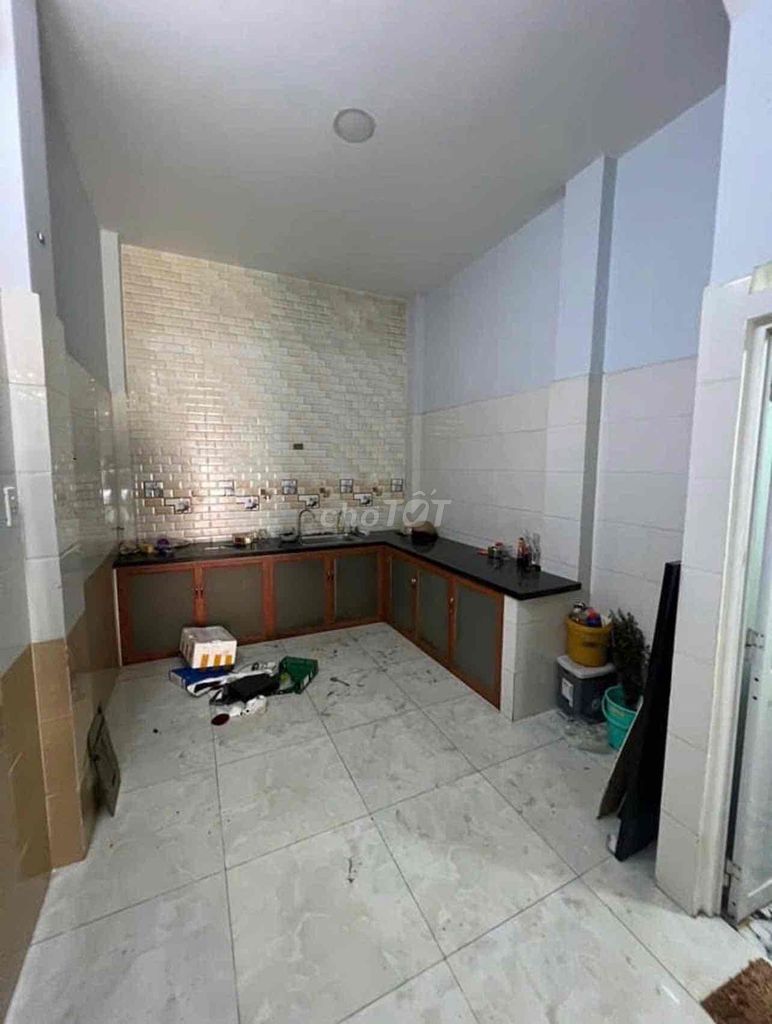 Rent a 1kd Lê Sát, near 1st floor.
