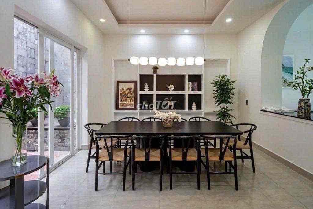 Rent a fancy Thảo Điền villa.