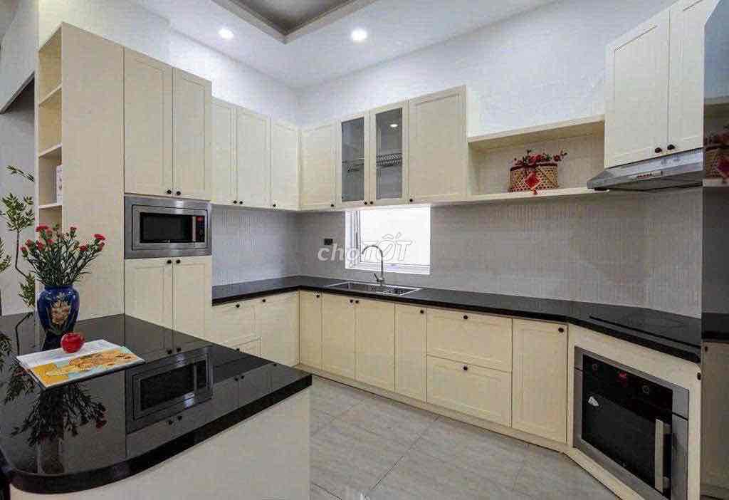 Rent a fancy Thảo Điền villa.