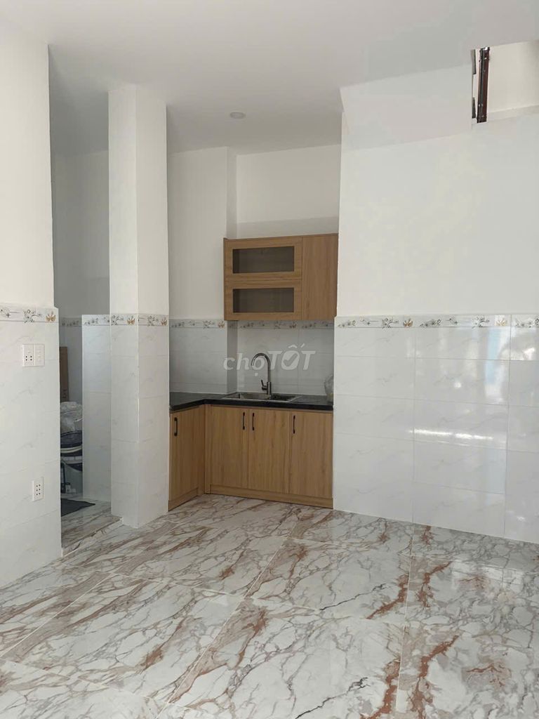 1 x-price. - Alley 36 Sư Vạn Hạnh, 5-story district, 3 bedrooms.