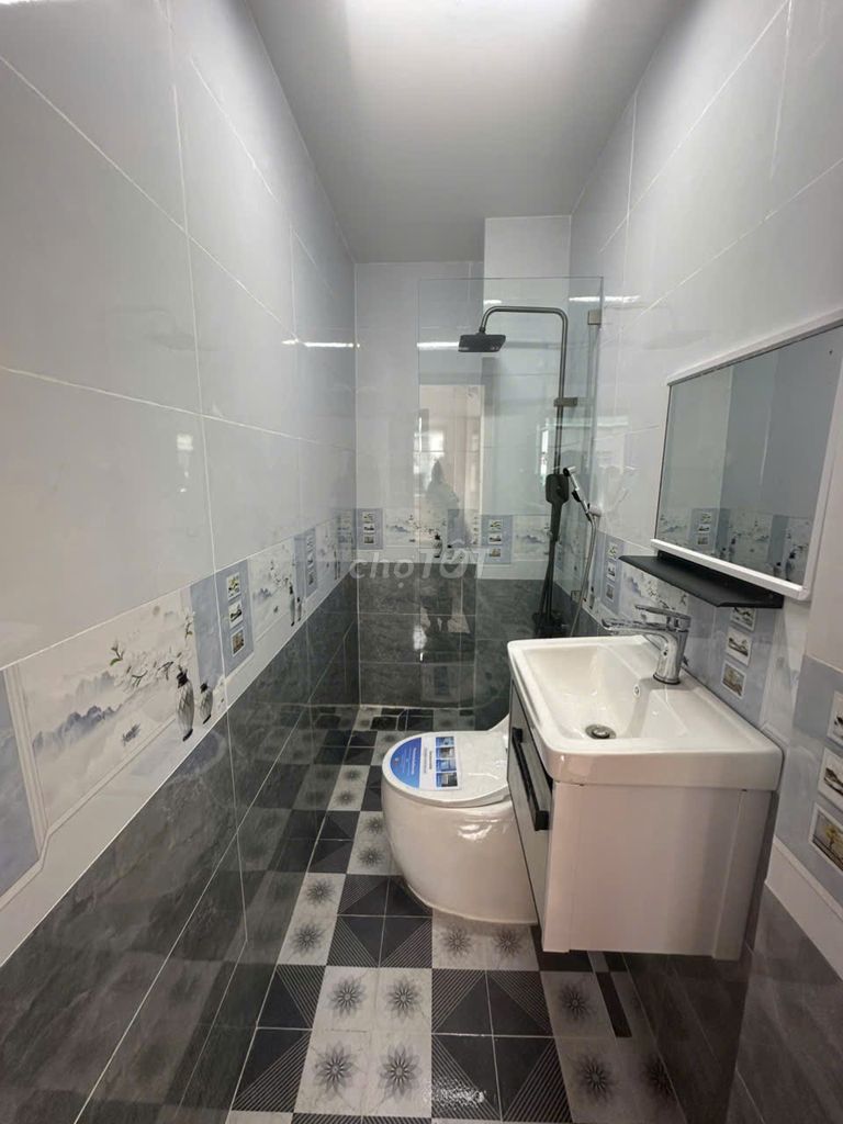 1 x-price. - Alley 36 Sư Vạn Hạnh, 5-story district, 3 bedrooms.