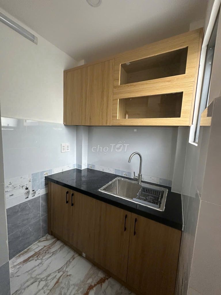 1 x-price. - Alley 36 Sư Vạn Hạnh, 5-story district, 3 bedrooms.