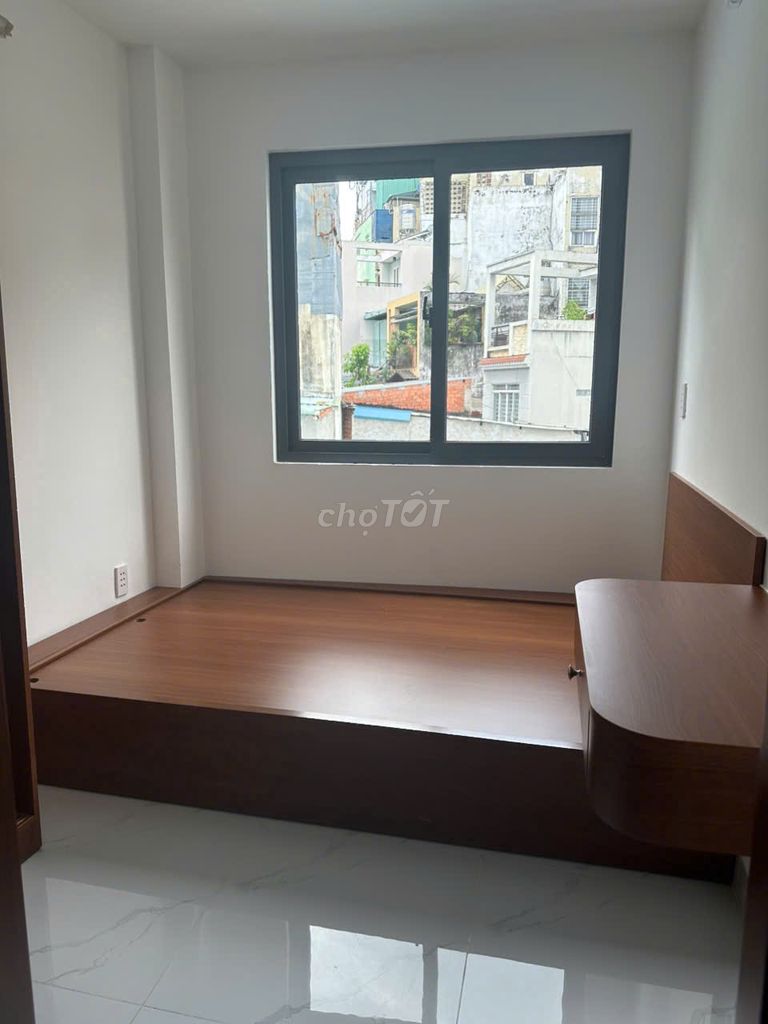 1 x-price. - Alley 36 Sư Vạn Hạnh, 5-story district, 3 bedrooms.