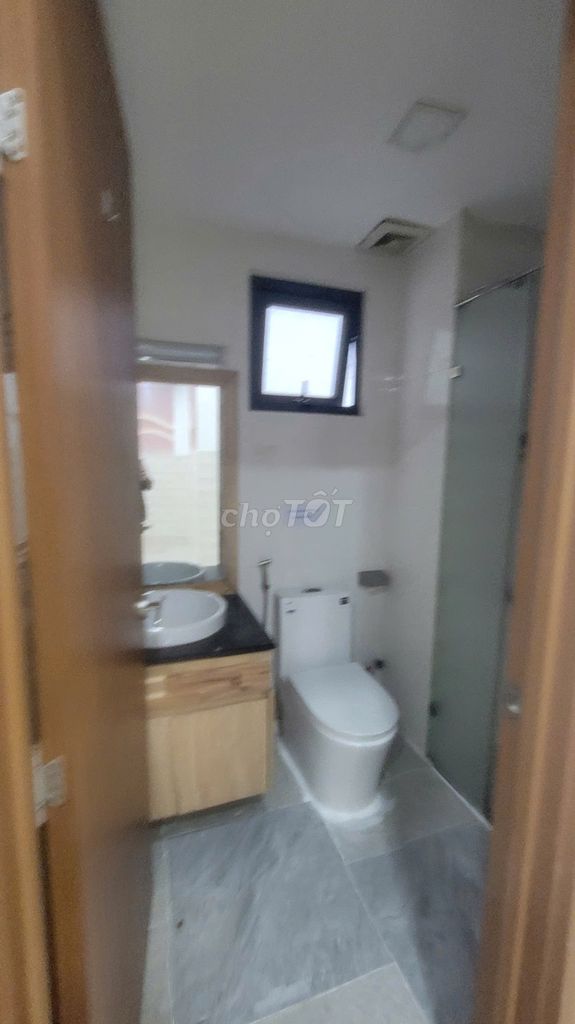 Hà Tôn Quyền angle to LNA, 4 4 4th floor bedroom 4 toilets, 3/3 x12 m below 8 meters