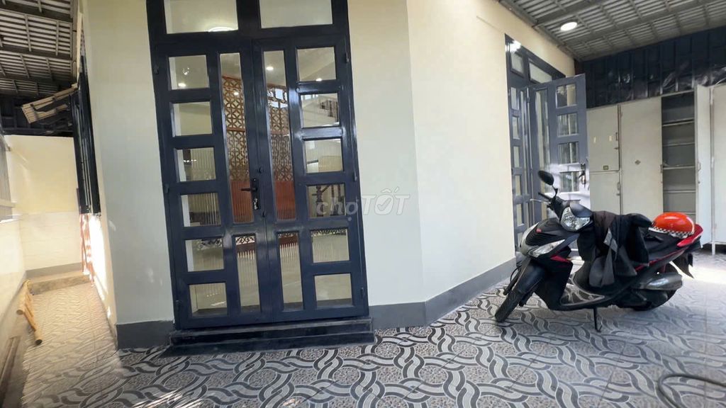 Right now, tttmproximalll - house square 2 4th floor bedroom 3 toilets at + vpcty+