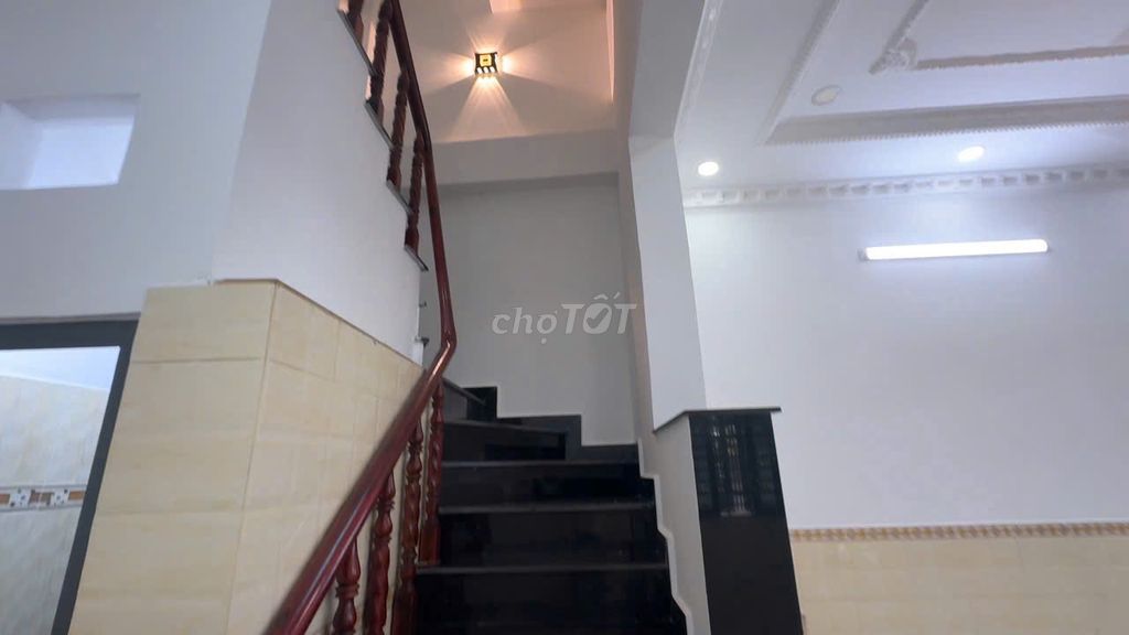 Right now, tttmproximalll - house square 2 4th floor bedroom 3 toilets at + vpcty+