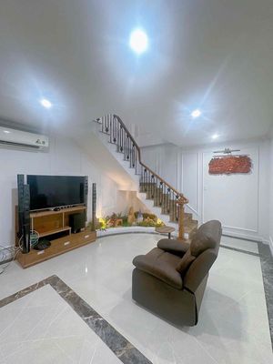 It's the owner of the Special Rent - 414/4 Thống Nhất - equal to 7.5 meters x 15 meters