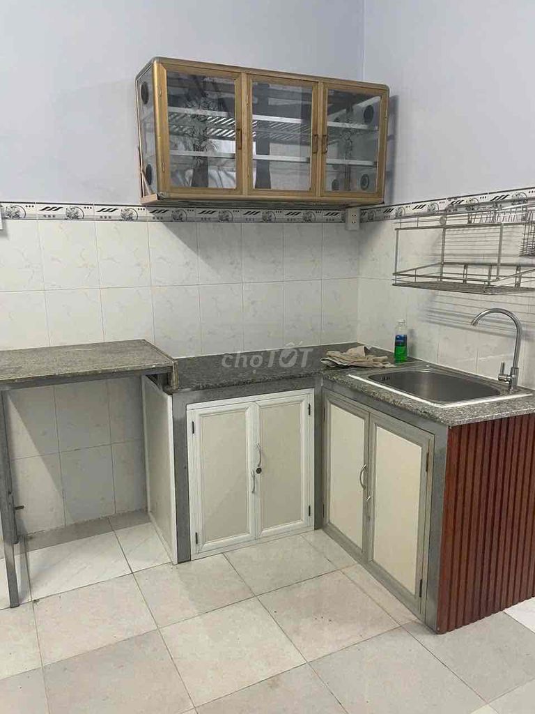 Rent the entire Bạch Đằng alley for 5.5 million.