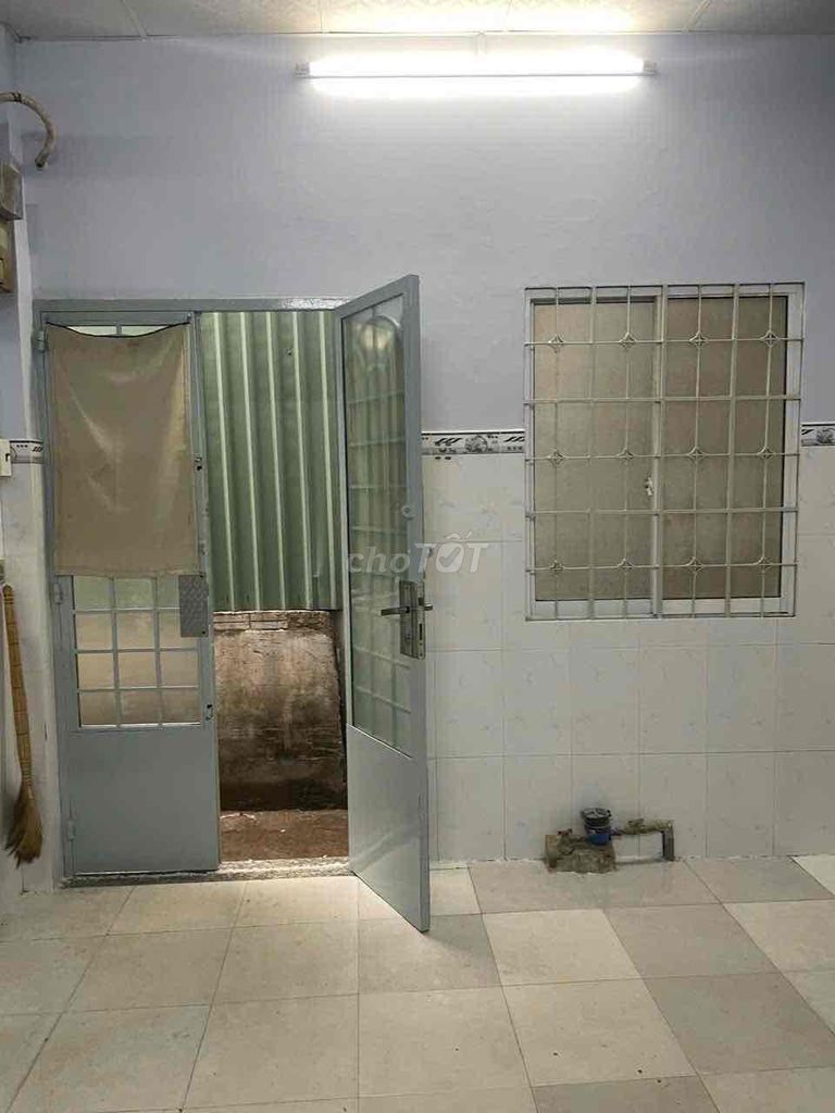 Rent the entire Bạch Đằng alley for 5.5 million.