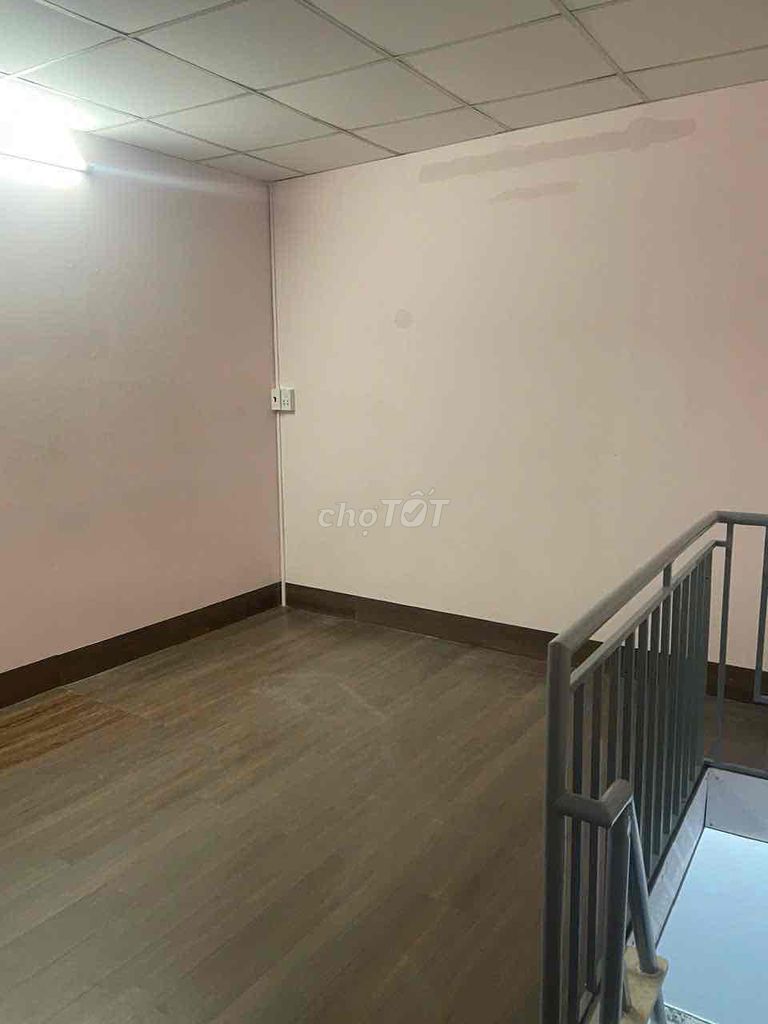 Rent the entire Bạch Đằng alley for 5.5 million.