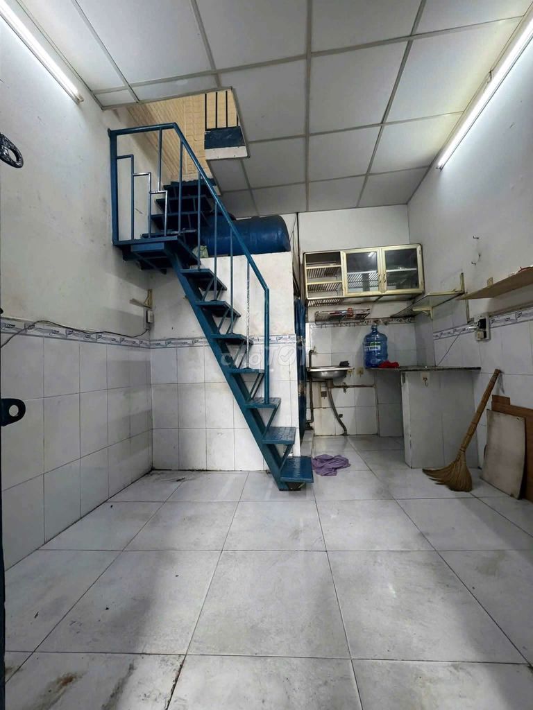 The new painters are 3 x 4 meters a floor
