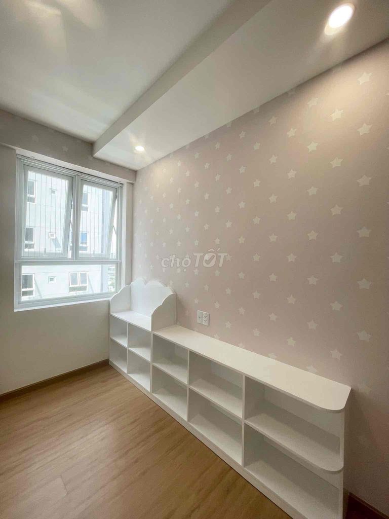 Lavita Charm rents two ntcb bedrooms 10 million ft full of furniture 12 million units immediately.
