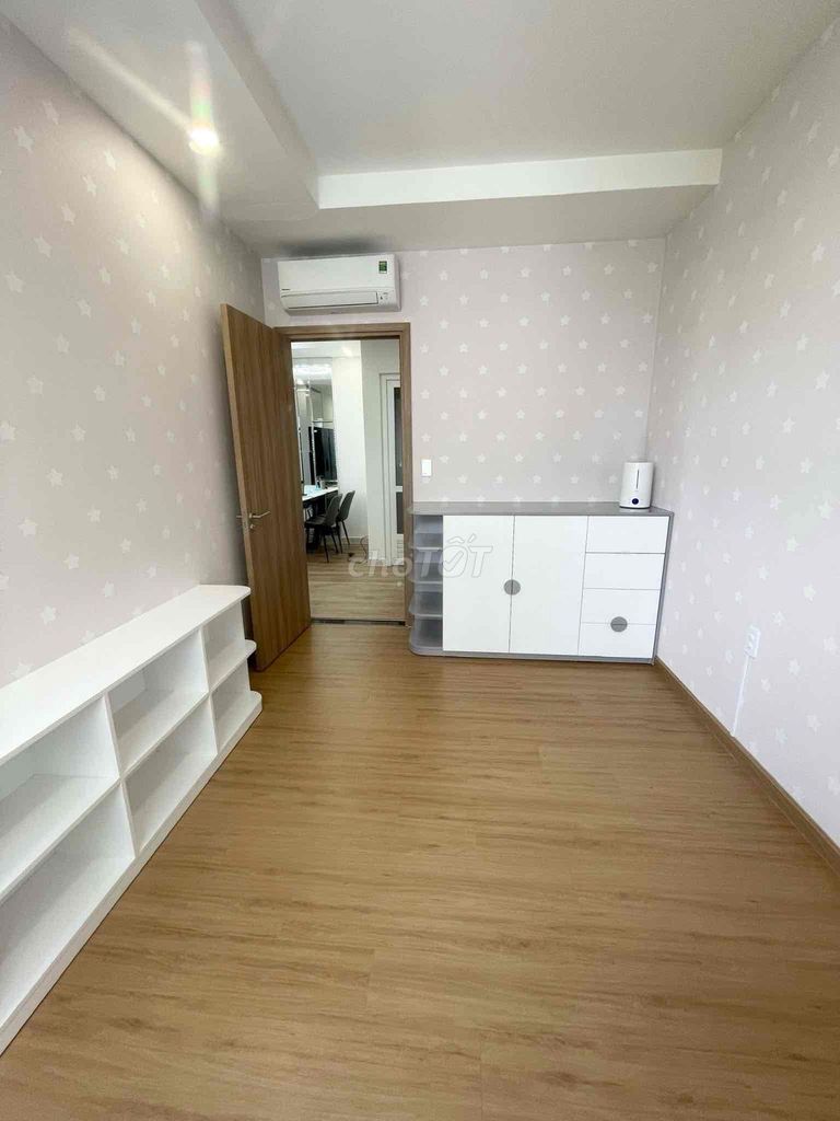 Lavita Charm rents two ntcb bedrooms 10 million ft full of furniture 12 million units immediately.
