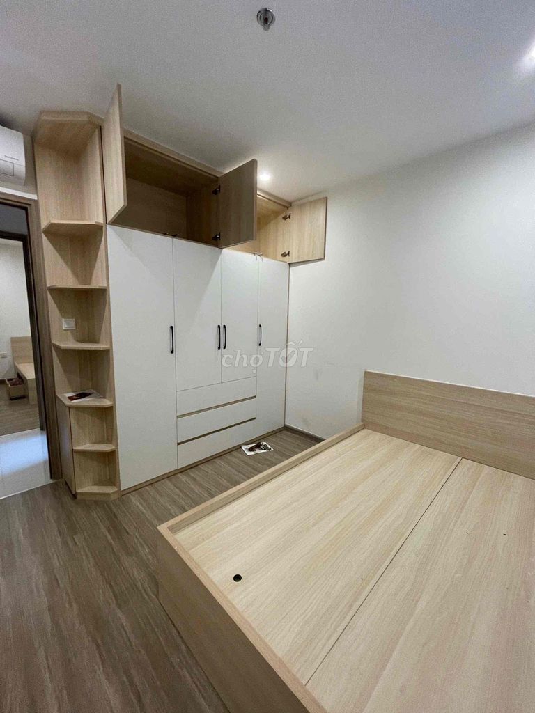 Rent three full bedrooms at 11 million a month.