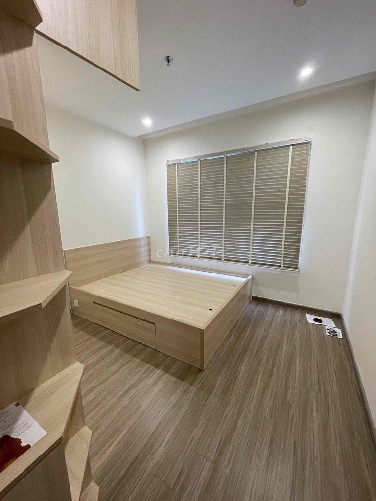 Rent three full bedrooms at 11 million a month.