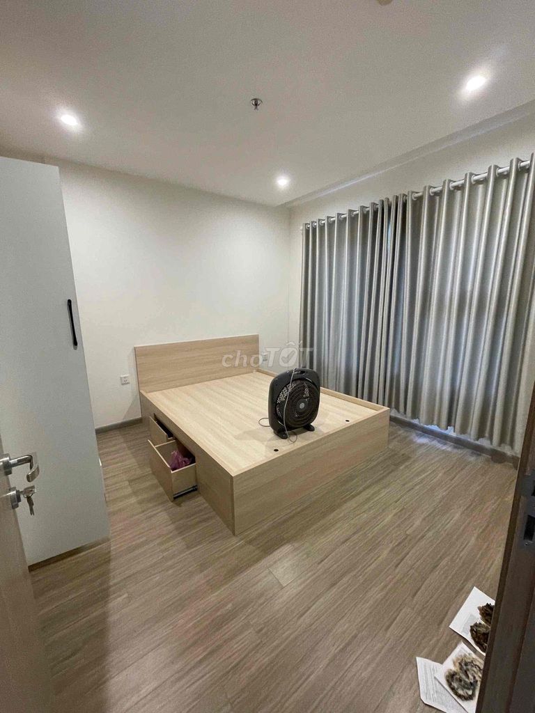 Rent three full bedrooms at 11 million a month.