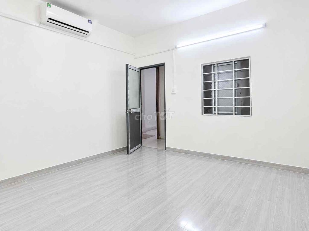Rent the studio with air conditioning - near the commercial university - aeon Tân Phú