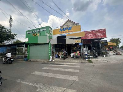 Tân Xuân, fresh paint, nice spot, close to the intersection, Song hành