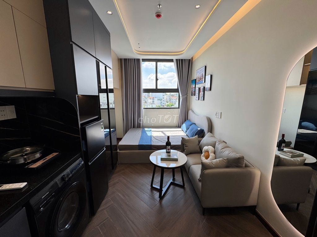 Only $4.9-6.5 million have a nice room right here in the Morning Room.