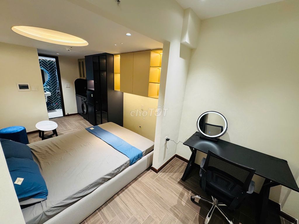 Only $4.9-6.5 million have a nice room right here in the Morning Room.