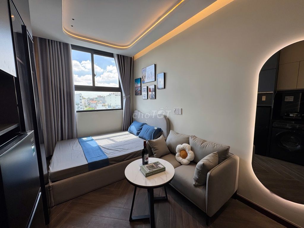 Only $4.9-6.5 million have a nice room right here in the Morning Room.