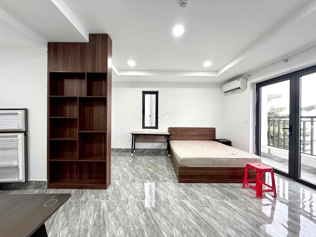 Rent the new studio apartment 100% -- modern design -- full interior.