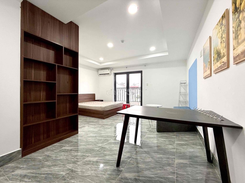 Rent the new studio apartment 100% -- modern design -- full interior.