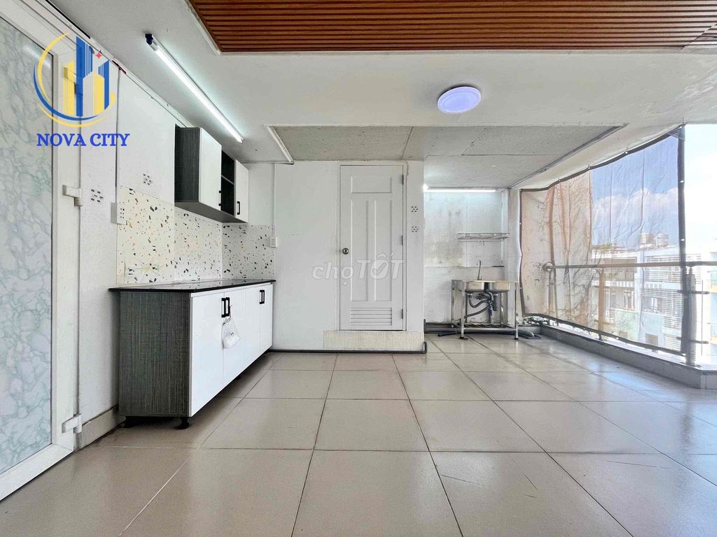 Rent a balcony apartment. A big balcony bedroom.