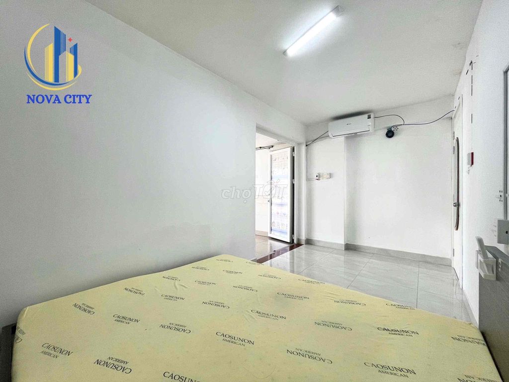 Rent a balcony apartment. A big balcony bedroom.
