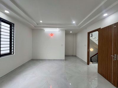 County 2 Lakeview City1 3 4th floor bedroom 5 toilets in Base 30 million