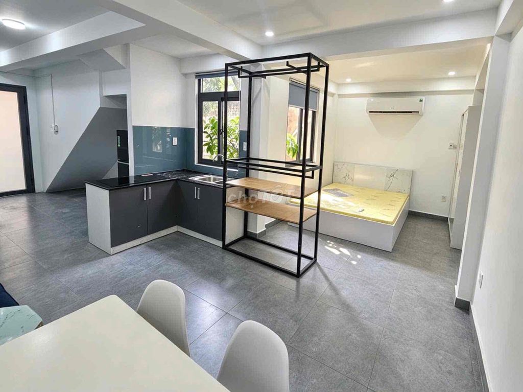 Rent the apartment full of furniture 30 meters with open windows at Phan Văn Trị