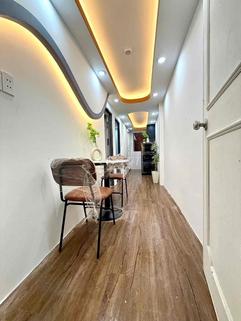 Rent two bedrooms-- one bathroom-- one room, one floor living room.