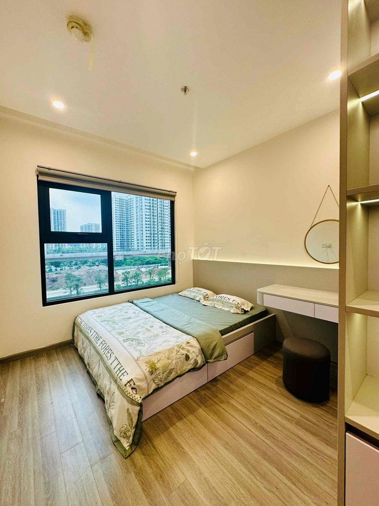 One bedroom. A The Beverly Solari - Vinhomes Grand Park toilet. High-level furniture.