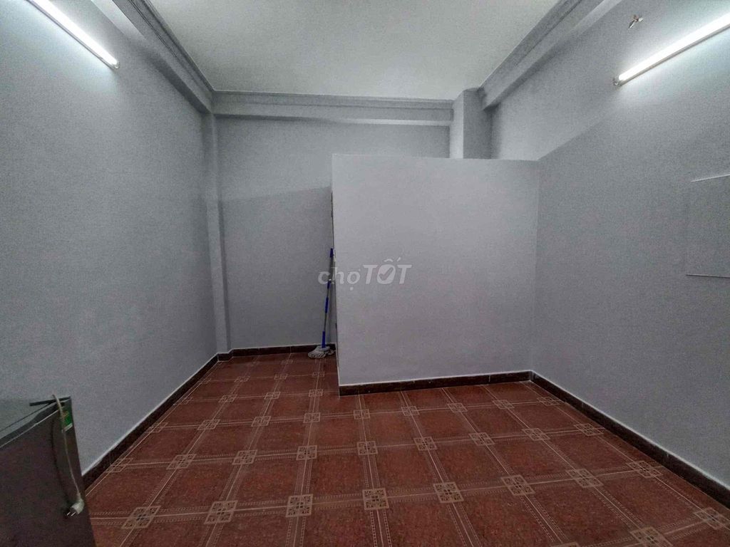 Room 16 m3... Lê Văn Sỹ District 3