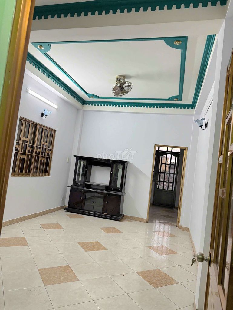 M. 4x20, 365 meters2, 1 .1 .1 .1 .1 x 3 floors, 8 bedroom 5