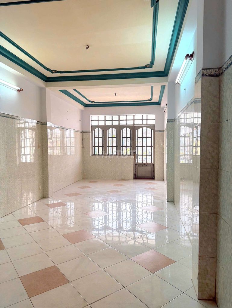 M. 4x20, 365 meters2, 1 .1 .1 .1 .1 x 3 floors, 8 bedroom 5
