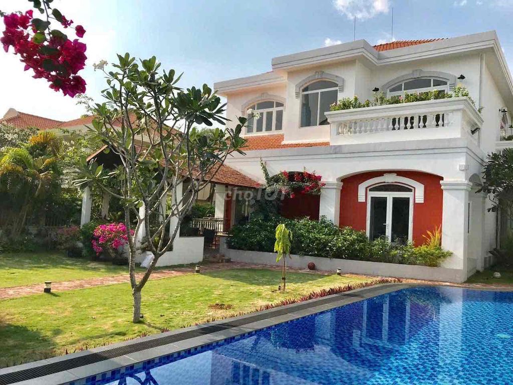 Rent the Water-Silver House. Two sectors of Security.
