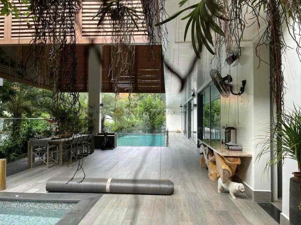 We'll rent a super nice house in District 2 T: 22 x 34 meters: 764,7 m2 rents: 150 t