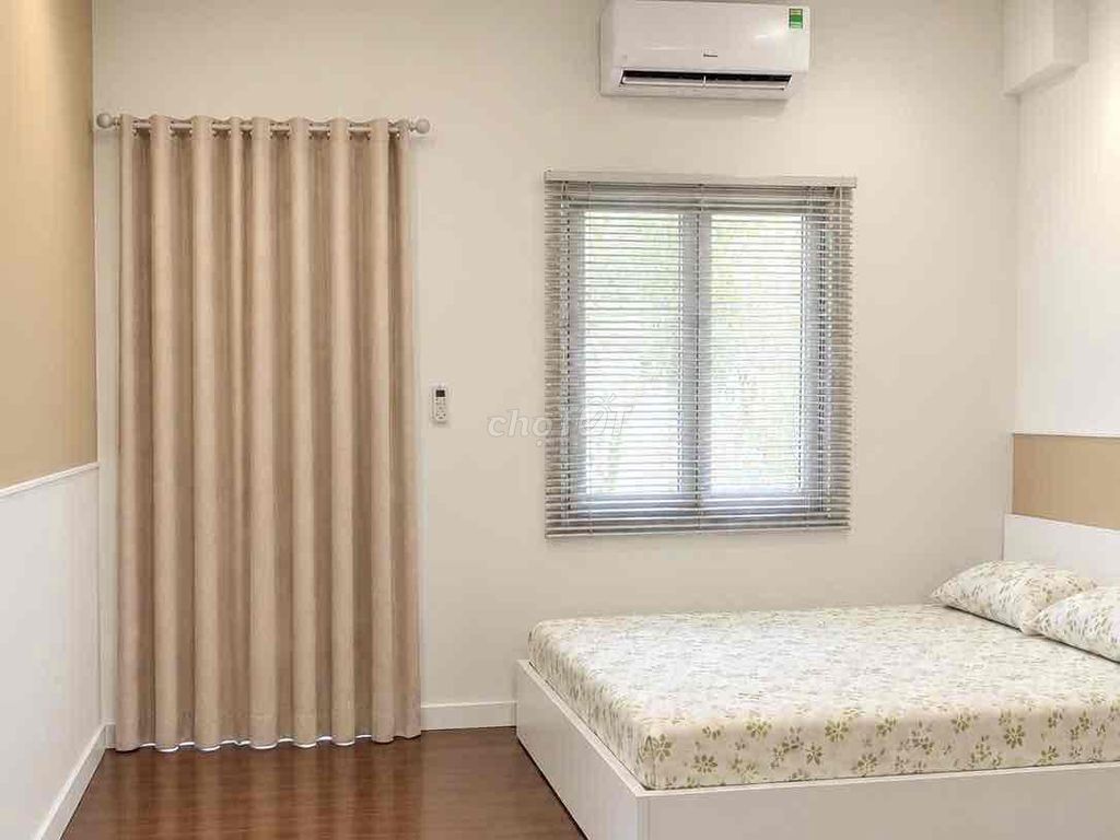 Rent a public wash-cleaning studio. Full interior right in the heart of District 1.