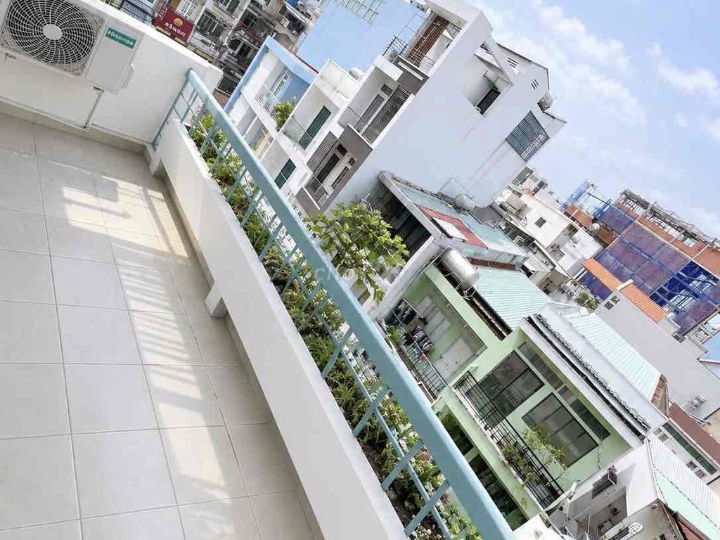 Rent a public wash-cleaning studio. Full interior right in the heart of District 1.