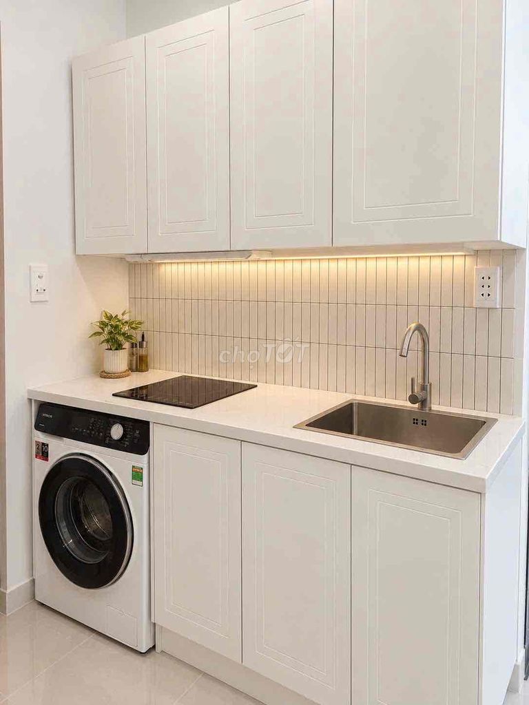 Rent a public wash-cleaning studio. Full interior right in the heart of District 1.