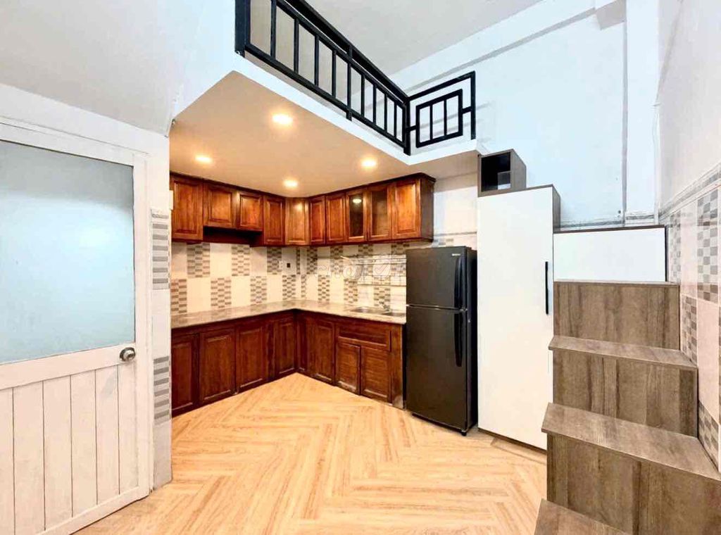 new RSS suite - full interior - balcony window near Republic etown