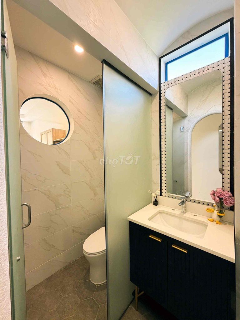 Two bedrooms only 100 percent from 6.3 million.