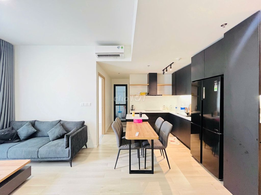Rent the two bedrooms at the Grand Park McpVomes