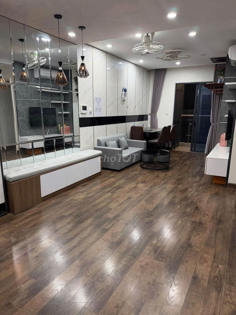 Chung cư Phúc Yên-0-0-0 is down to 3 bedrooms that cost 13 million a month 106 meters of corners.