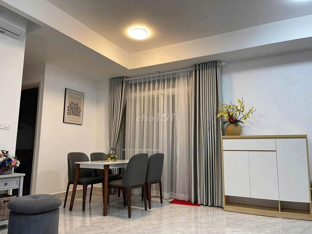 Rent a three-room super-beautiful interior room in Paris Hoàng Kim.