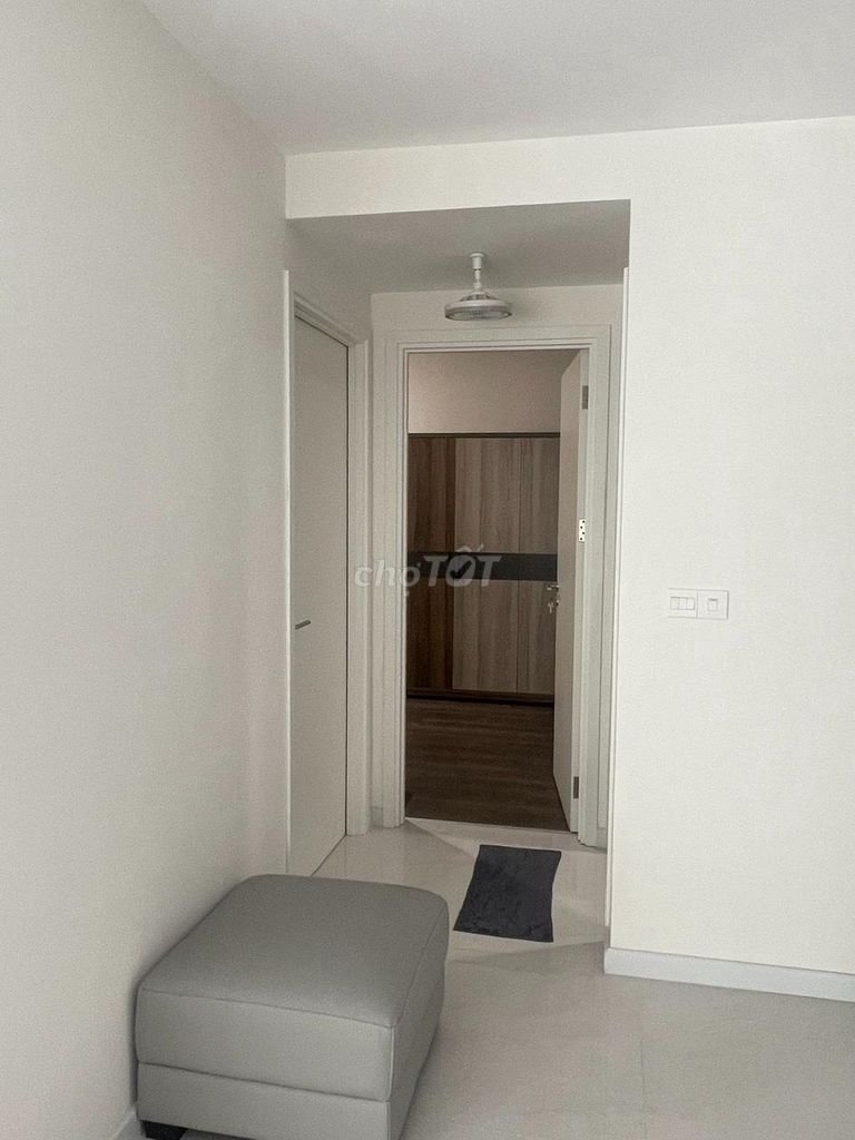 Rent a two-size, super-looking interior room at Victoria Village.